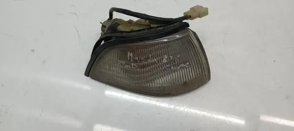 Mazda 626 Front indicator light 21061257