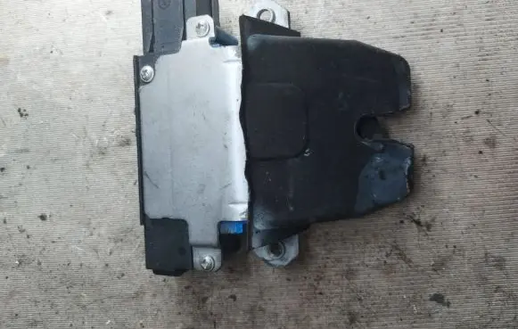 Ford Galaxy Tailgate/trunk/boot lock/catch/latch 01041111006 142206