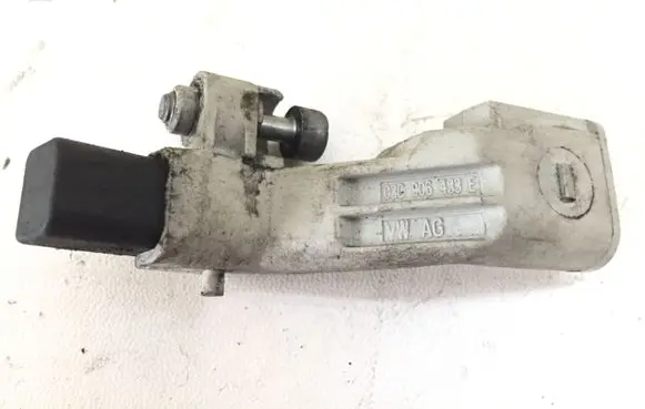 Volkswagen Tiguan Crankshaft position sensor 03C906433E