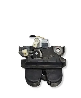 Audi A6 S6 C5 4B Tailgate/trunk/boot lock/catch/latch 4B9827520