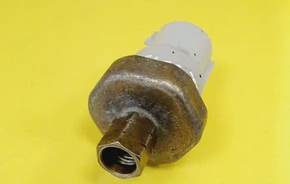Ford Focus Air conditioning (A/C) pressure sensor F42H19D594AA F42H-19D594-AA