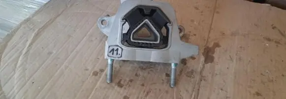 Peugeot 208 II Engine mount vacuum valve 9826551380