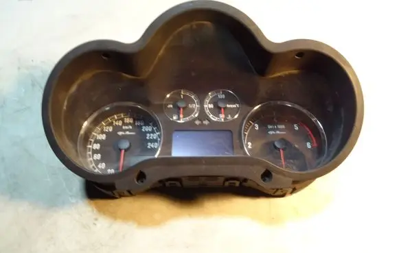 Alfa Romeo 147 Speedometer (instrument cluster) 110080304092
