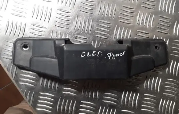 KIA Ceed Tailgate/boot lid lock trim 