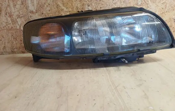 Volvo V70 Headlight/headlamp 8620687 89004806