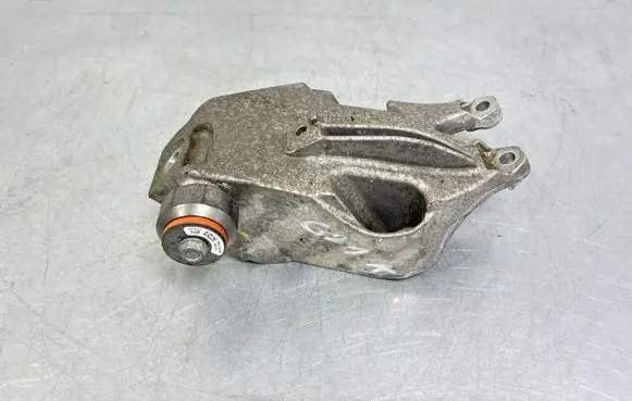 BMW 3 G20 G21 Engine mounting bracket 68615659