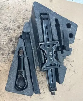 Ford Galaxy Lift Jack EM2C17035AA
