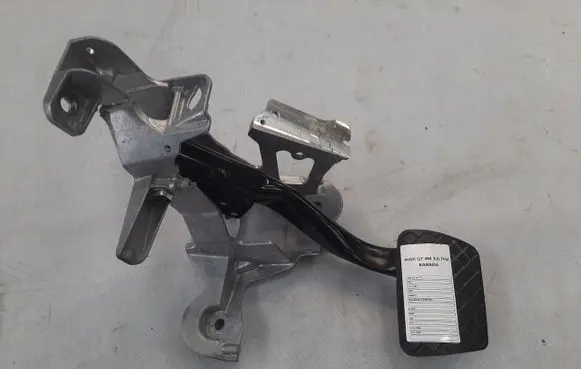 Audi Q7 4M Brake pedal bracket assembly 4M1723117B