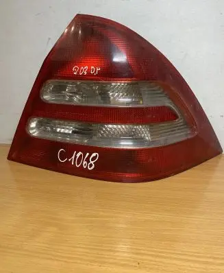 Mercedes-Benz C W203 Rear/tail lights 2038200264 C1068