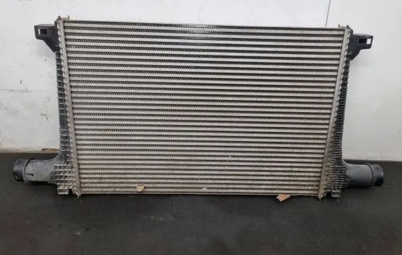 Audi Q7 4M Intercooler radiator 4M0145805C 4M0145805Q