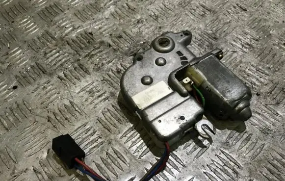 Volkswagen PASSAT B4 Sunroof motor/actuator 357877795 0130821812