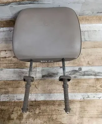 Chrysler Pacifica Front seat headrest 