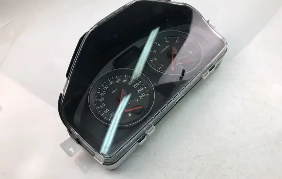 Volvo C30 Speedometer (instrument cluster) 31254775