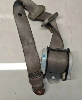 Nissan X-Trail T30 Rear seatbelt 0430096