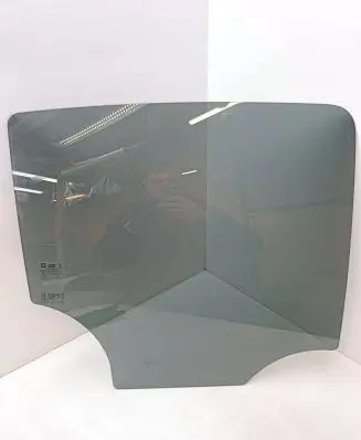Opel Mokka X Rear door window glass 95276492