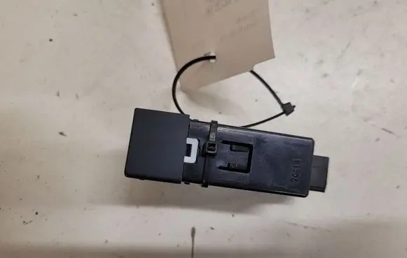 Hyundai Santa Fe Headlight level height control switch