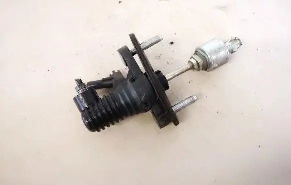 Toyota RAV 4 (XA30) Clutch master cylinder 07041911141 0704190058