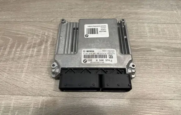 BMW 1 E82 E88 Engine control unit/module 8506374 030396146 0281016067