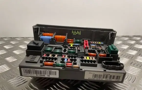 BMW 3 E92 E93 Fuse module 9119446