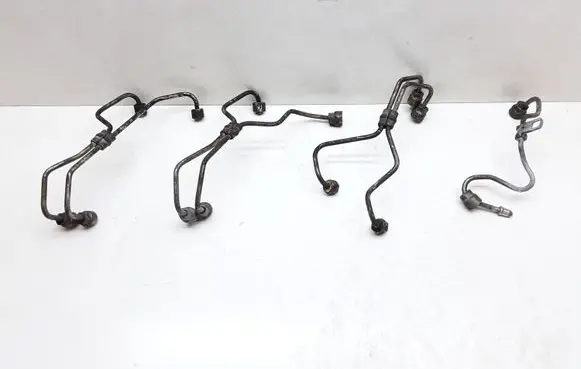 Volvo V60 Fuel injector supply line/pipe 