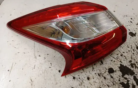 Nissan Pulsar Rear/tail lights 22018066 012300