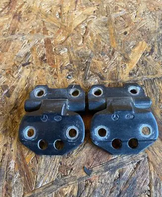 Mercedes-Benz E W124 Front door upper hinge