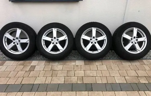 Hyundai Santa Fe R18 alloy rim 