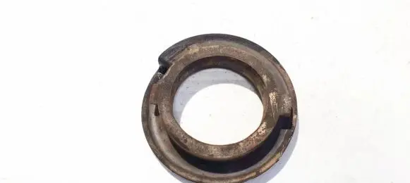 Volvo XC70 Front coil spring rubber mount 6g915599baa 6g91-5599-baa
