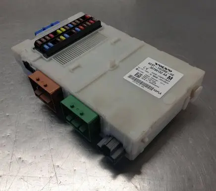 Volvo S80 Fuse module 30786132AA