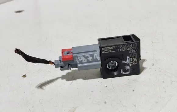 Chevrolet Cruze II Airbag deployment crash/impact sensor 13504470