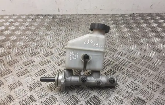 Master brake cylinder