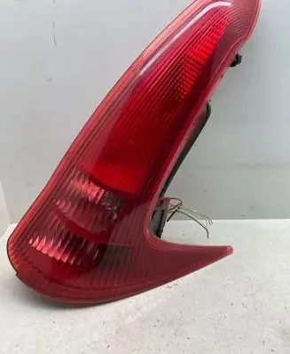 Peugeot 206 Rear/tail lights E21318