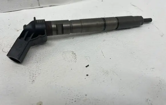 Audi A4 S4 B7 8E 8H Fuel injector 059130277AJ 060803 0445115054