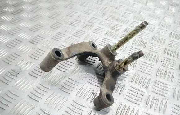 Mazda 626 Engine mounting bracket