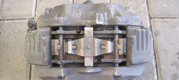 Mercedes-Benz S W221 Front brake caliper 4MATIC
