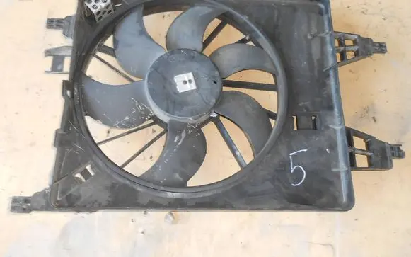 Renault Kangoo II Electric radiator cooling fan 8200427466B
