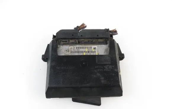 Opel Omega B2 Engine control unit/module 09173207 0281001875