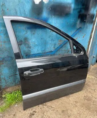 KIA Sorento Front door