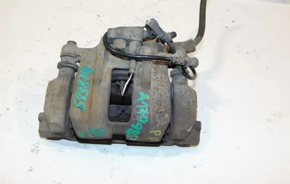 Mercedes-Benz A W168 Front brake caliper A1684200383