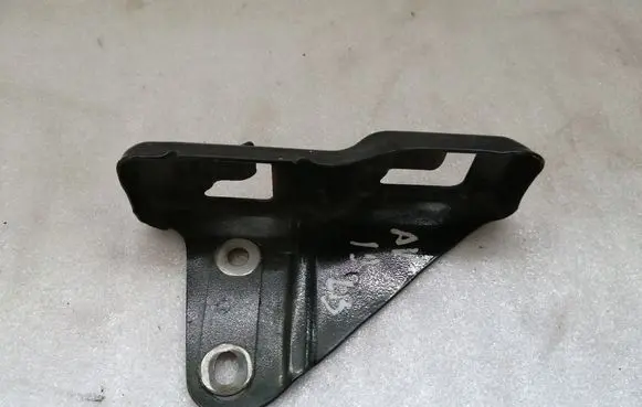 Toyota Avensis T250 Headlight/headlamp mounting bracket 5208105010