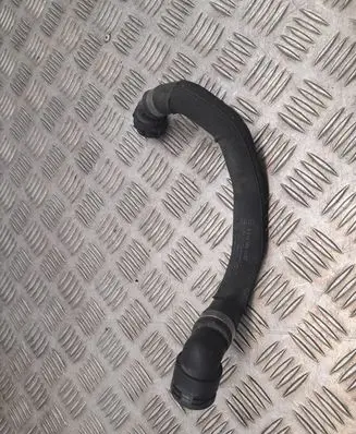 Mercedes-Benz CLS C218 X218 Engine coolant pipe/hose A2185011782