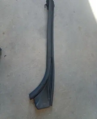 Audi S5 Rubber seal front coupe door window 8F0831722