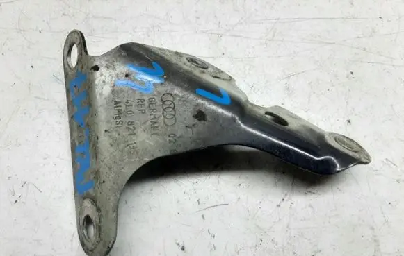 Audi Q7 4L Fender mounting bracket 4L0821135Q74L