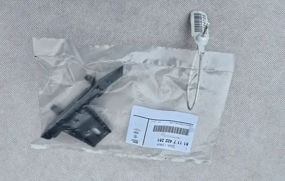 BMW 3 G20 G21 Front bumper mounting bracket 7422251