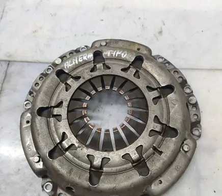 Nissan Almera Tino Pressure plate