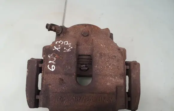 BMW X3 E83 Front brake caliper 6765881 34116765881