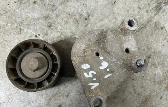 Volvo V50 Alternator belt tensioner 