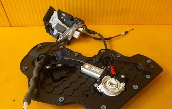 Audi A8 S8 D4 4H Rear door lock 4H0839916 4F0837060