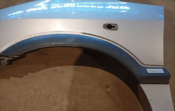 Opel Zafira A Front arch trim 