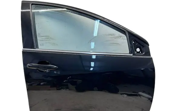 Toyota Yaris XP210 Front door